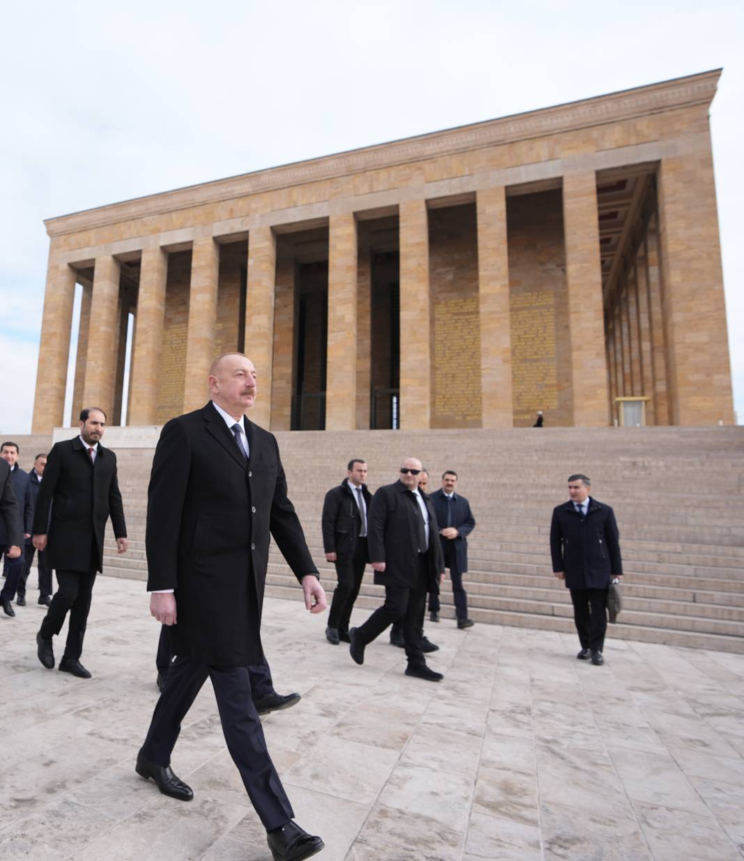 Azerbaycan Cumhurbaşkanı Aliyev Anıtkabir'de 14
